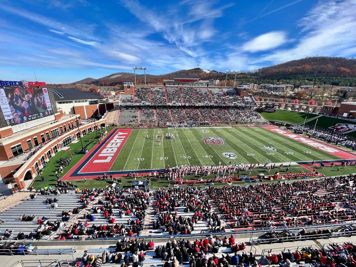 EdwardG1911's tweet photo. Fun time with family @LibertyU for the @ArmyWP_Football game, also caught a @LibertyMBB_ game. What a way to cap off thanksgiving for the family. Little known fact, I attended LU for 1x yr and played soccer, then decided to try out @WestPoint_USMA #BeatNavy #usma03 #Liberty https://t.co/PbheFaPFYi