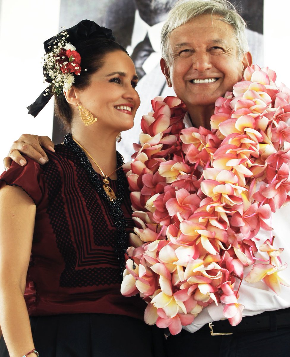 Hoy llegó al hermoso Istmo de Tehuantepec el Presidente <a href="/lopezobrador_/">Andrés Manuel</a>  Siempre portador de buenas noticias para nuestra tierra. Gracias por querer tanto a #Oaxaca !