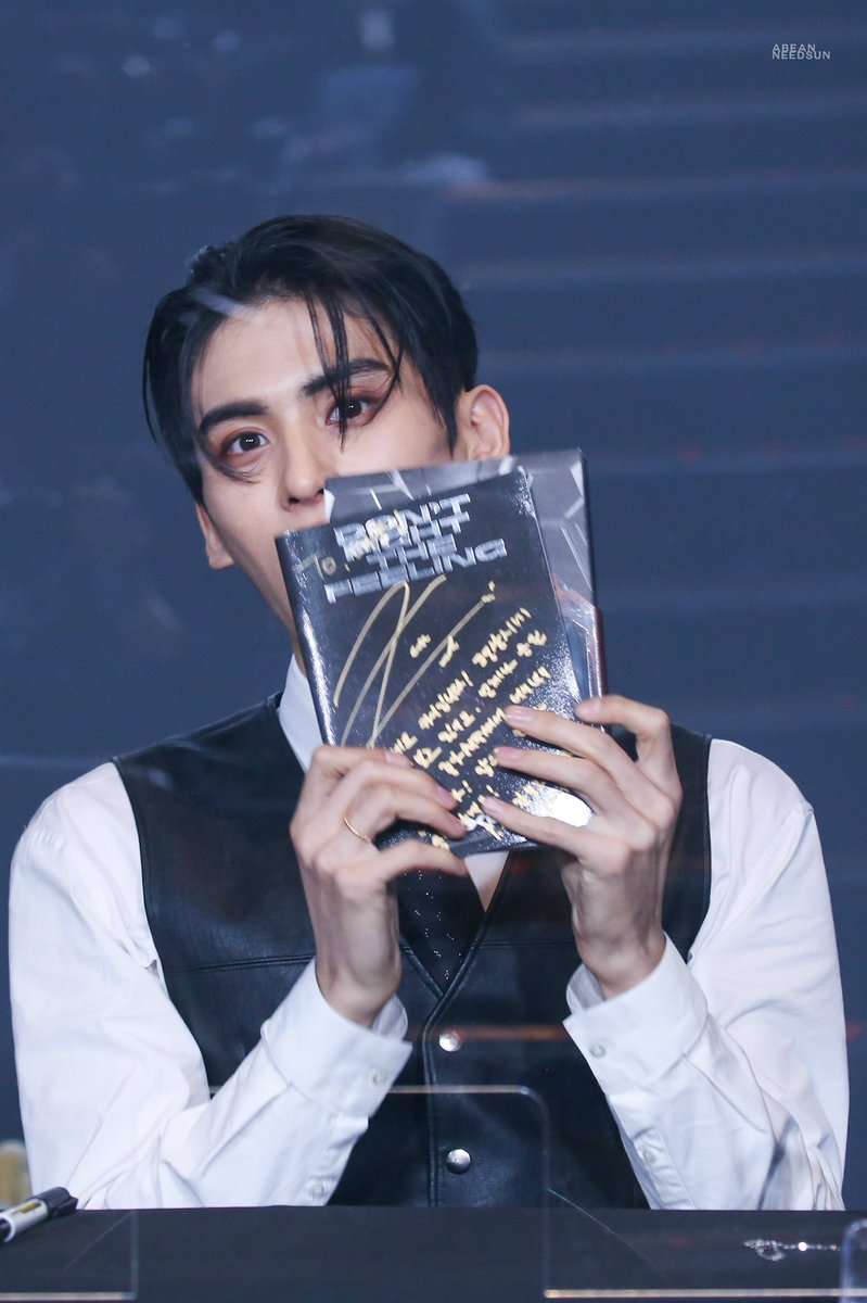 HE LOOKS SO HAPPY TO HAVE IT IM SO HAPPY