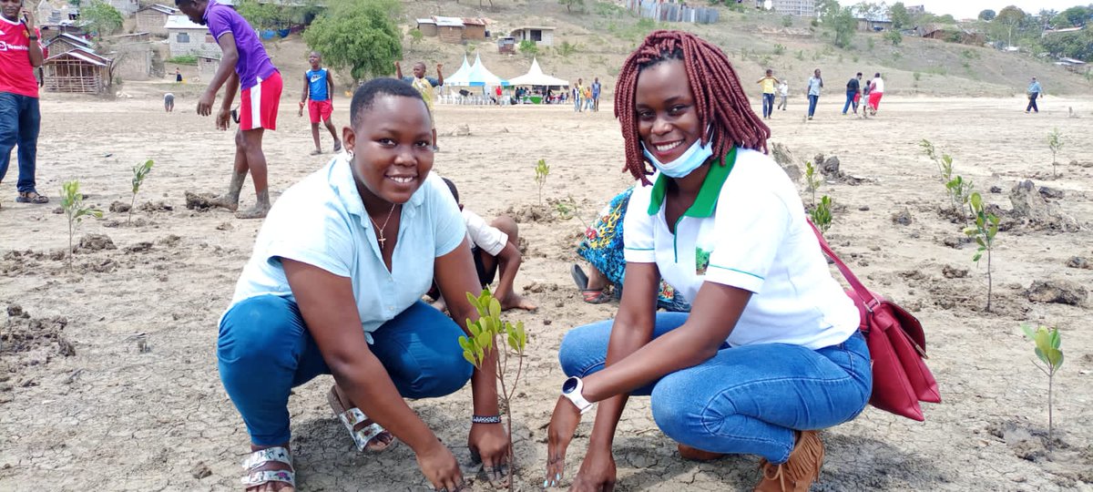 cefresa_ke's tweet photo. Yesterday we took part in the #Mangroveplanting in Mikindani along #TudorCreek. 
Mangroves play a crucial role in mitigation of Climate Change.

#MangroveReclamation
#ClimateAction 
#ecosystem 

@DTBKenya 
@KeEquityBank 
@Environment_Ke https://t.co/dqFX867fq4