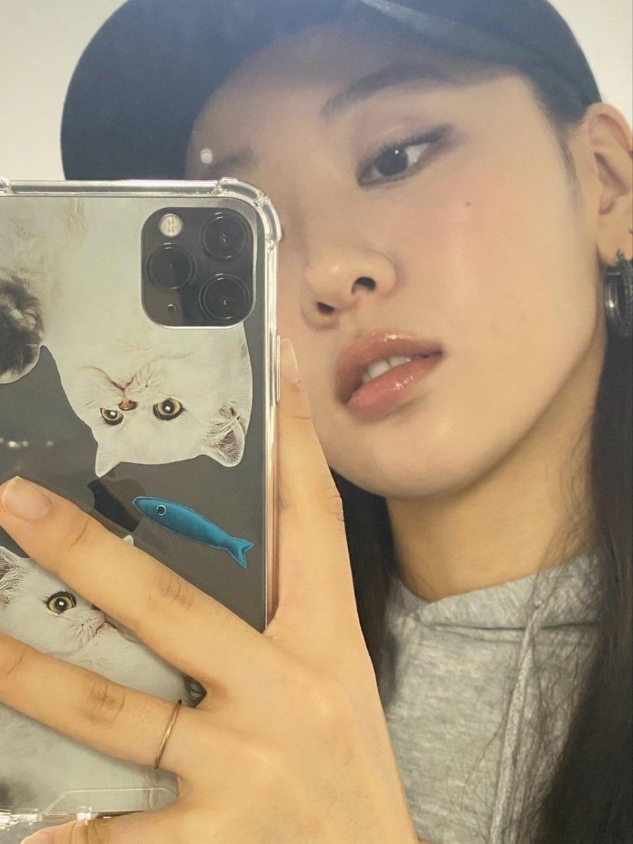 chewibeu's tweet photo. I LOVE YOU SO MUCH YVES❤❤
#수영이마음속에수영
#4YearsWithYves
#아긔사과_하수영_4주년 https://t.co/yOyqSO7fR9