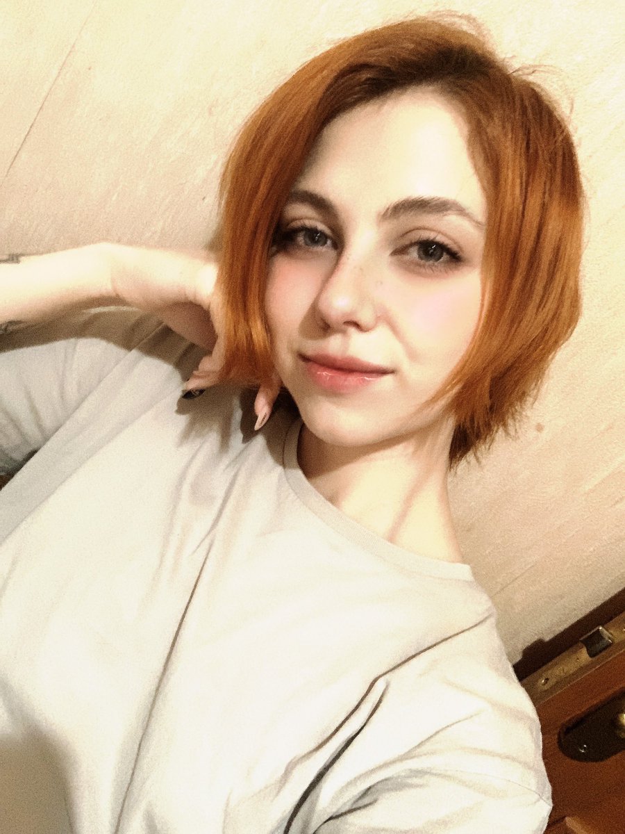 sowayou's tweet photo. Я, конечно, не такая, как на рисунке, но это… мило? И глаза красивые https://t.co/sVbeIH9pCN
