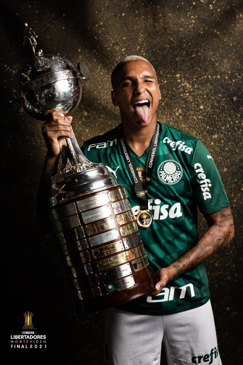 Palmeiras's tweet photo. Comemora, Deyverson! Conquistamos a América pela terceira vez! 🟢

📷 @LibertadoresBR

#AméricaV3rde
#AlmaECoração https://t.co/eQIH8RXWui