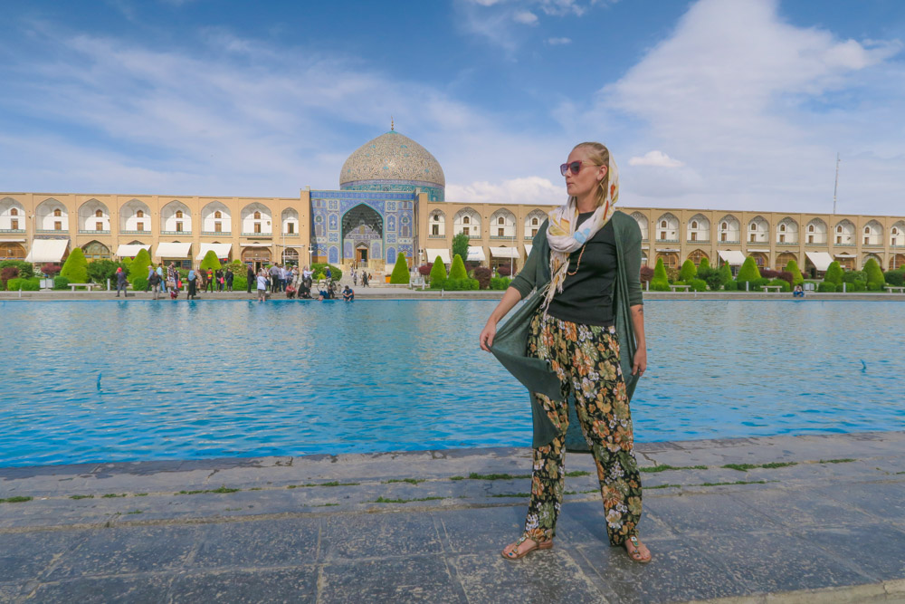 IranDestination's tweet image. It is common in Tourist cities of Iran that natives rent their homes to travelers. Also, this type of residence permit may cause problems with accident insurance...
#irandestination #iran #iranian #tour #travelagency 
irandestination.com/?p=41706&amp;amp;previ…