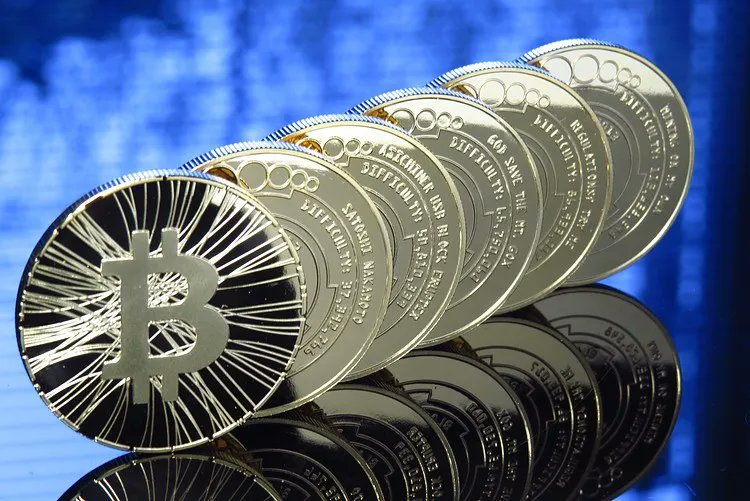 close_cross's tweet photo. What do you think of Bitcoin's success?
 
A recent report by block data has revealed that the Bitcoin network is currently ranked amongst the top three for the highest US dollar transactions made in a quarter.
 
 https://t.co/JCl6DSmH3p https://t.co/GJSMnAKqD8