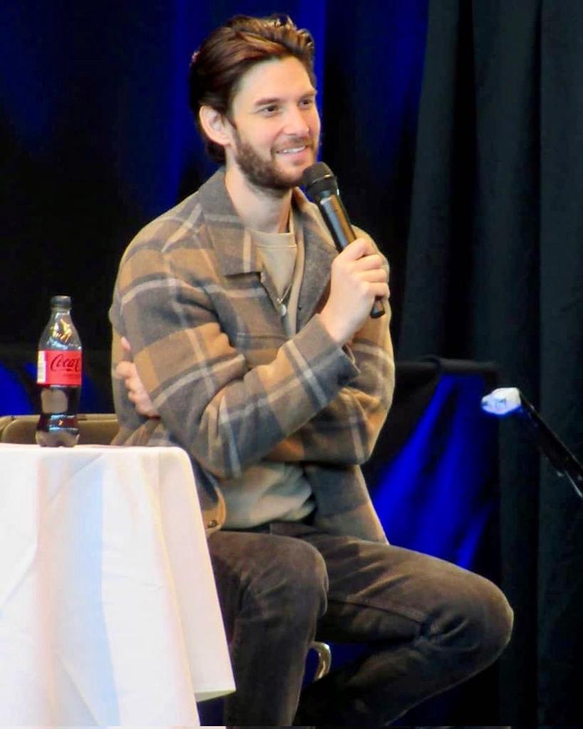 ali_darkling's tweet photo. Ben Barnes on Comic Con Germany - Stuttgart
#benbarnes #grishavers https://t.co/XjKEw9tuE8