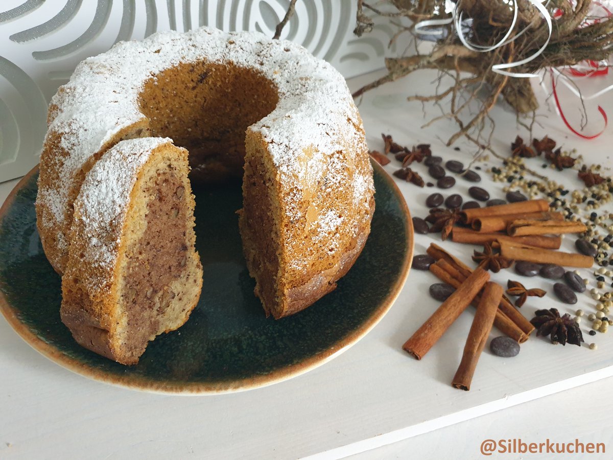 Silberkuchen's tweet photo. Einen schönen 1. Advent wünsche ich euch allen ! #Adventgewürzkuchen #gugelhupf #gugelhupfgewürzkuchen #spicecake #erstenadvent #firstadvent #vorweihnachtszeit #backzeit #plätzchenzeit #schönezeit #adventszeit #weihnachtsbäckerei #foodphotography #selbstgebacken #gewürze #news https://t.co/2w8Ho1iMsD