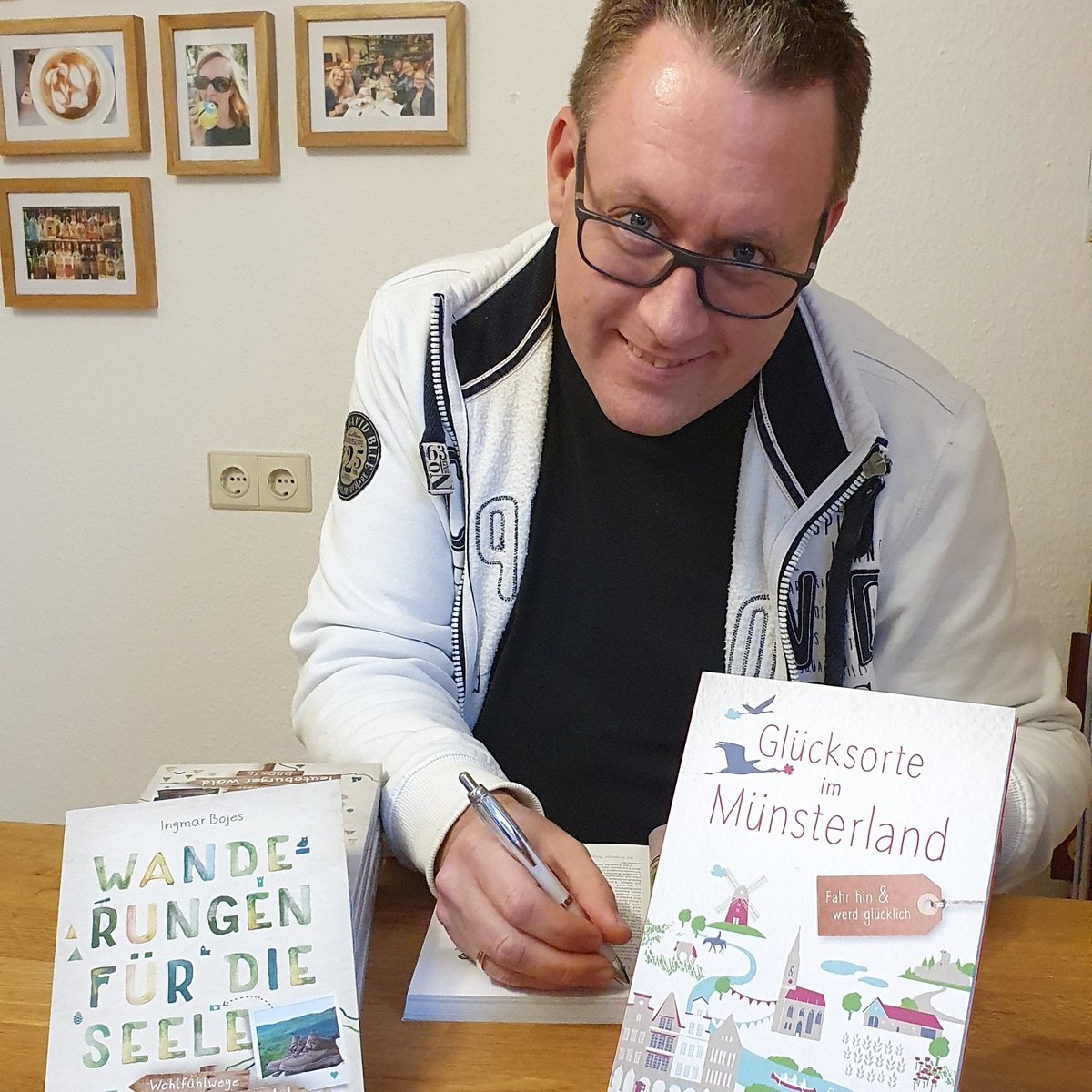 Auch heute machen sich wieder einige Exemplare mit persönlicher Widmung auf den Weg zu euch 😊 Vielen Dank für eure Bestellungen via PM oder Webshop auf wanderlogbuch.de!