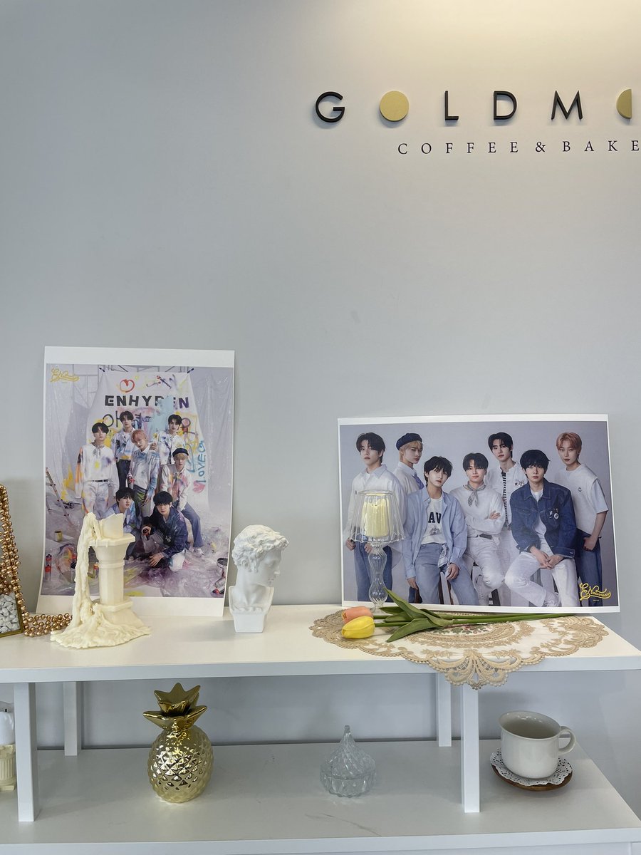 sooheecool's tweet photo. 이픈이들 데뷔 1주년 기념 카페 후기(4)
네번째 카페는 📍골드문커피
컵디자인이 넘 이뻐서 꼭 가보고 싶었던 카페였어요~!🥰

#영원히_함께할_엔하이픈의_1stAnniversary 
#ENHYPEN @ENHYPEN_members https://t.co/JKtNBCkBqp