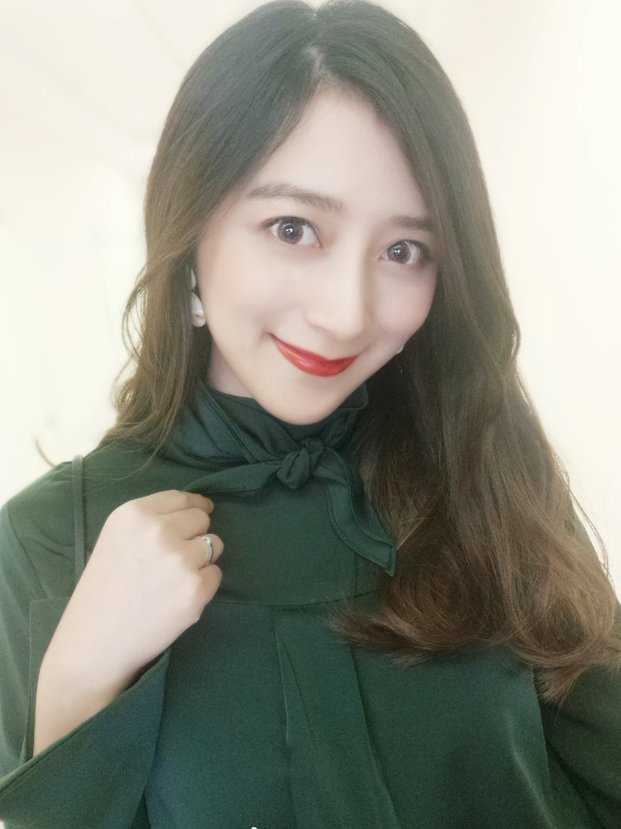 Ely_li850's tweet photo. Want to change a new hairstyle, is there any recommendation? https://t.co/mmEJNDF49v
