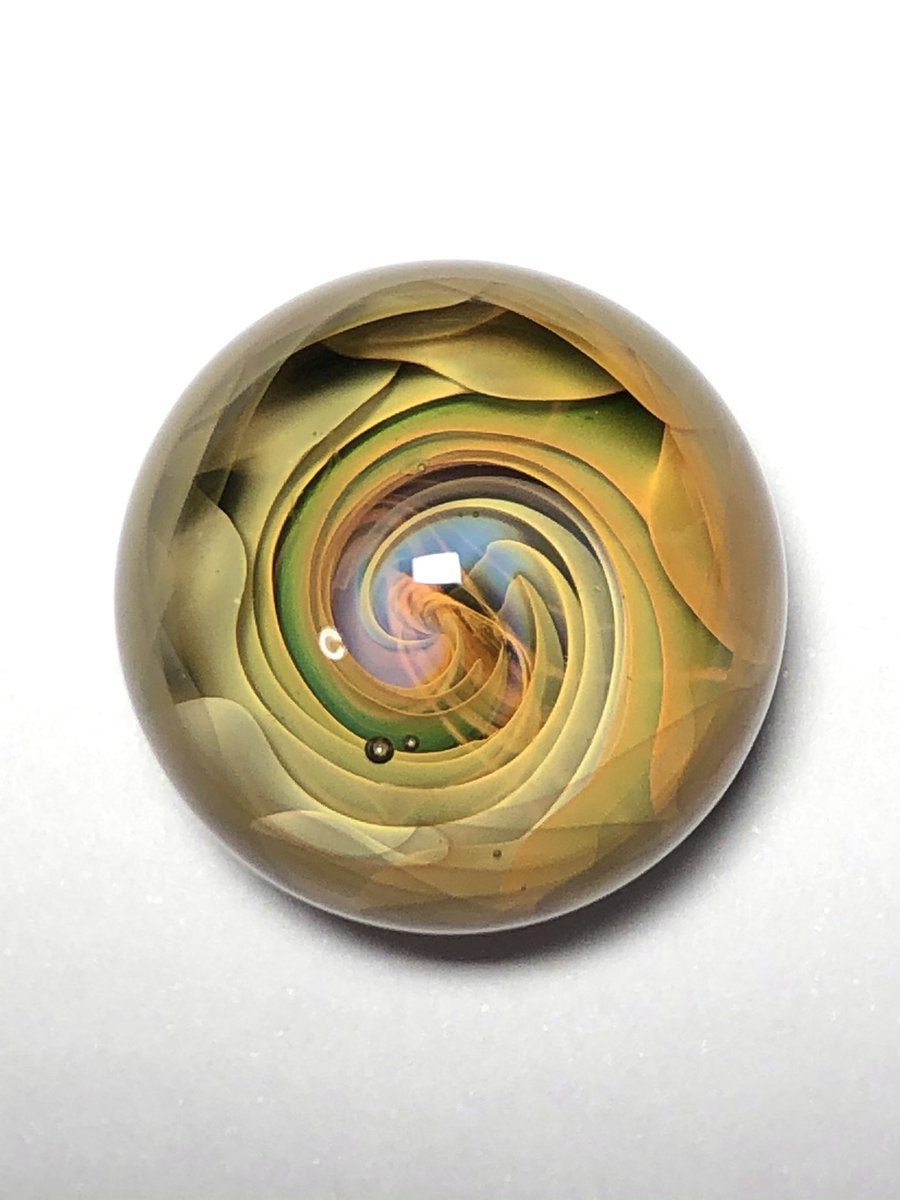 massiuven's tweet image. やっと完成した！！！後で動画もupします〜今回の模様結構綺麗です！
＃ガラス細工
＃ボロガラス
＃boroglass
#酸素バーナー