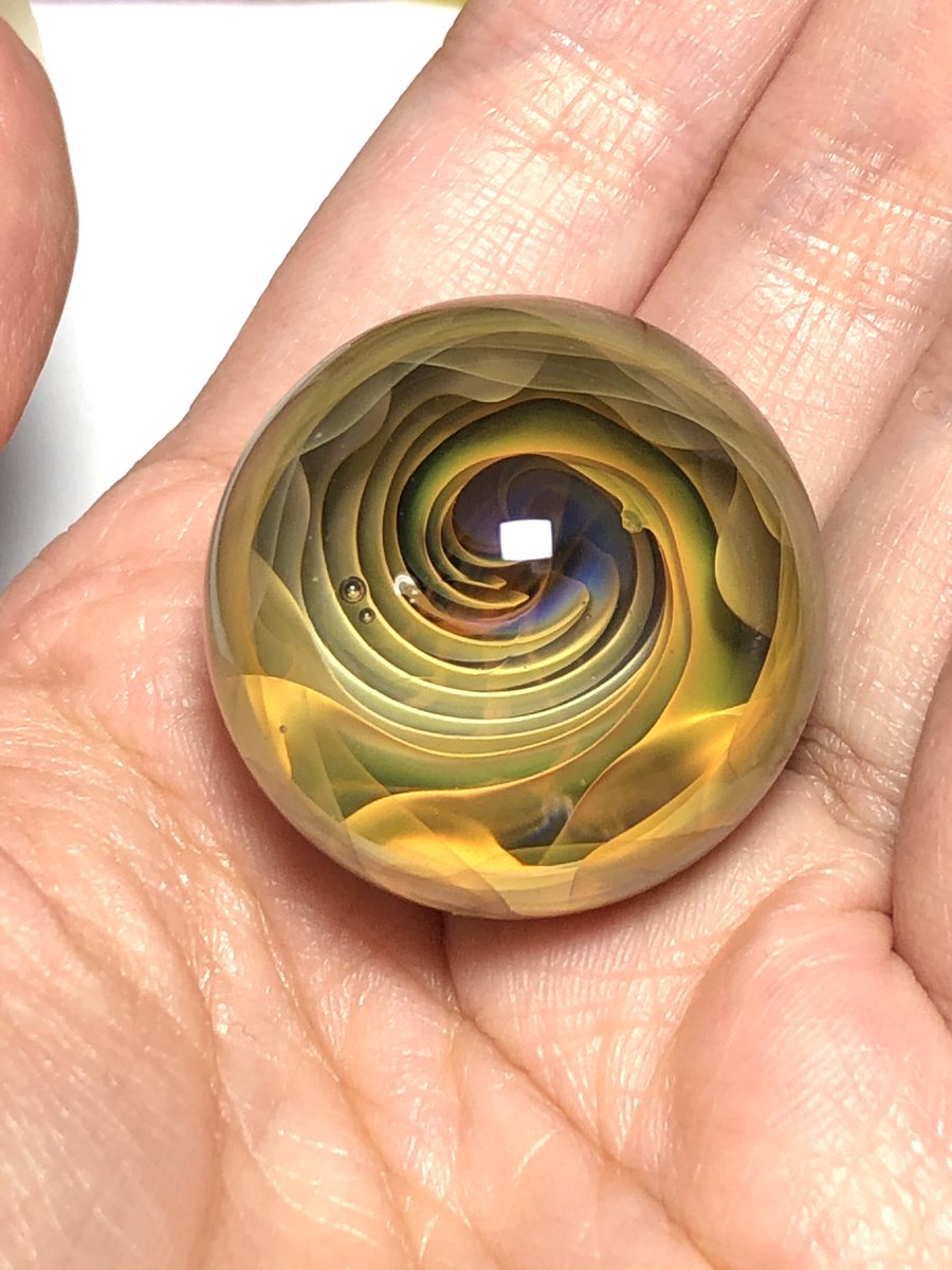 massiuven's tweet image. やっと完成した！！！後で動画もupします〜今回の模様結構綺麗です！
＃ガラス細工
＃ボロガラス
＃boroglass
#酸素バーナー