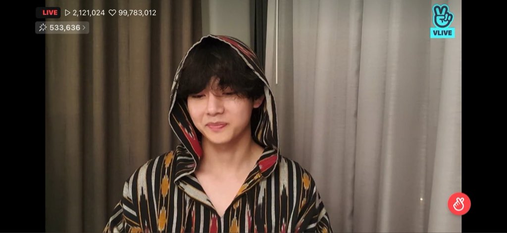 RamirezDonahy's tweet photo. @VliveAlarm @BTS_twt 🤩✨ https://t.co/Wr8N6kWlrp