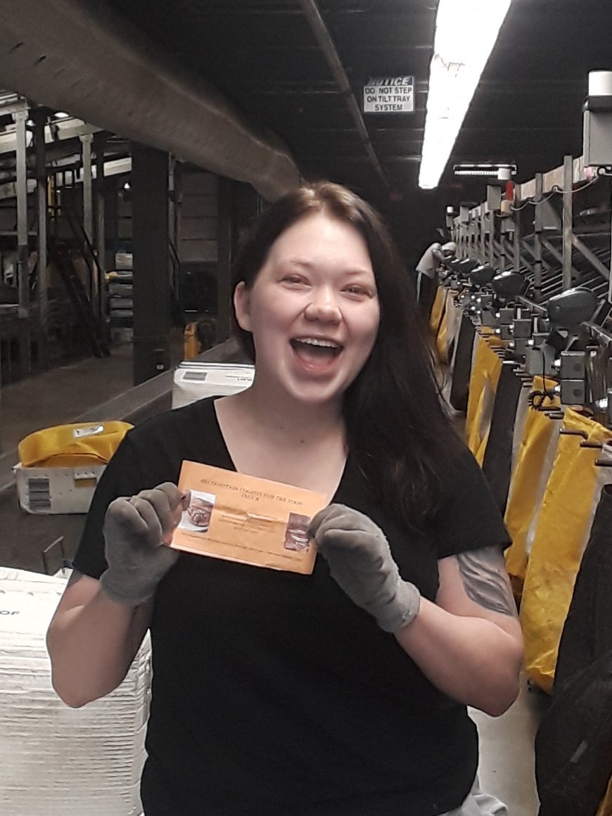 Maple Grove BUILDING has come together and found a great way to recognize our people! As well as have food available during the sort for all shifts! Thank you @DanHaider1 for setting it up and to Lake State BBQ! Golden ticket for Golden @UPSers! @cordle_tony @jrindafernshaw