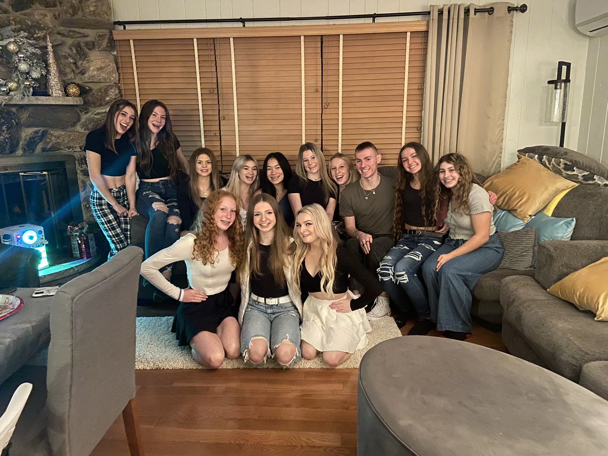 OF_Varsity's tweet photo. Cheers-giving tonight! Thank you to Teegan’s family for opening their home and hosting. Good food + good friends=great moments! #foreverstrong💛 #bonding #love #WTRA1🏎🐯💛🏁 https://t.co/mJRKP2G7GN