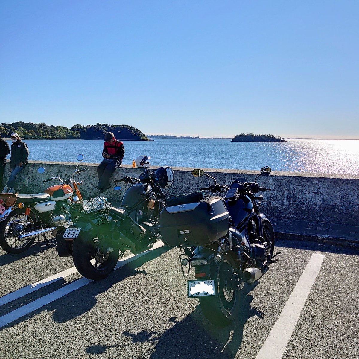 Rebel1100DCT's tweet photo. 雲ひとつない快晴!
気温も上がってきました♪
#RCBM
#レブルコーヒーブレイクミーティング
#レブルミーティング
#レブル250 #レブル500
#レブル1100 https://t.co/Mh8vSDgsS9