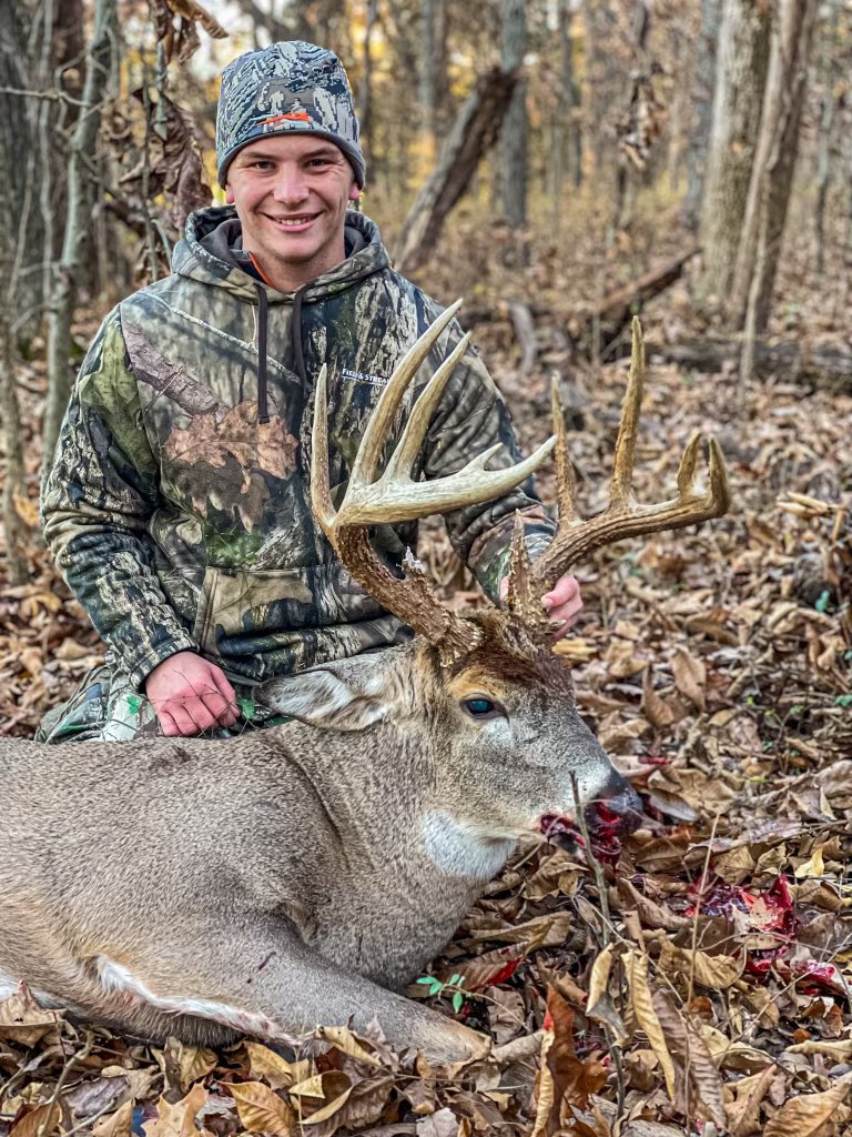 Shot a big buck this morning and got to watch the cats blowout the cards! Best day ever? <a href="/UKCoachStoops/">Mark Stoops</a> <a href="/UKFootball/">Kentucky Football</a>