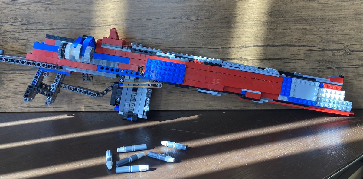 hajimeinn's tweet photo. レゴ銃作った!
スナイパーライフル!
威力がやばい!
段ボール貫通した!
装弾数 6発
#レゴ
#LEGO
#レゴ銃
#銃
#LEGOgun
#LEGO銃
#gun https://t.co/cxxPdPWfDA
