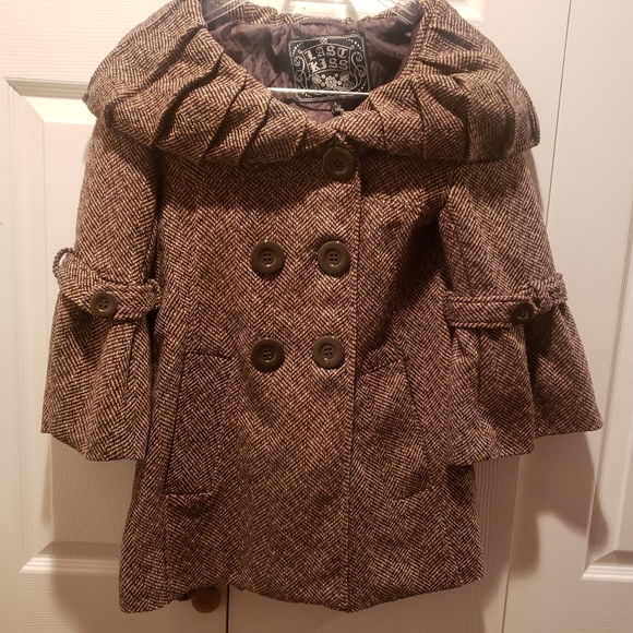 PullinDarla's tweet photo. So good I had to share! Check out all the items I'm loving on @Poshmarkapp #poshmark #fashion #style #shopmycloset #lastkiss #alfreddunner #londonstyle: https://t.co/iVQDKPLiWm https://t.co/B175ry40xG