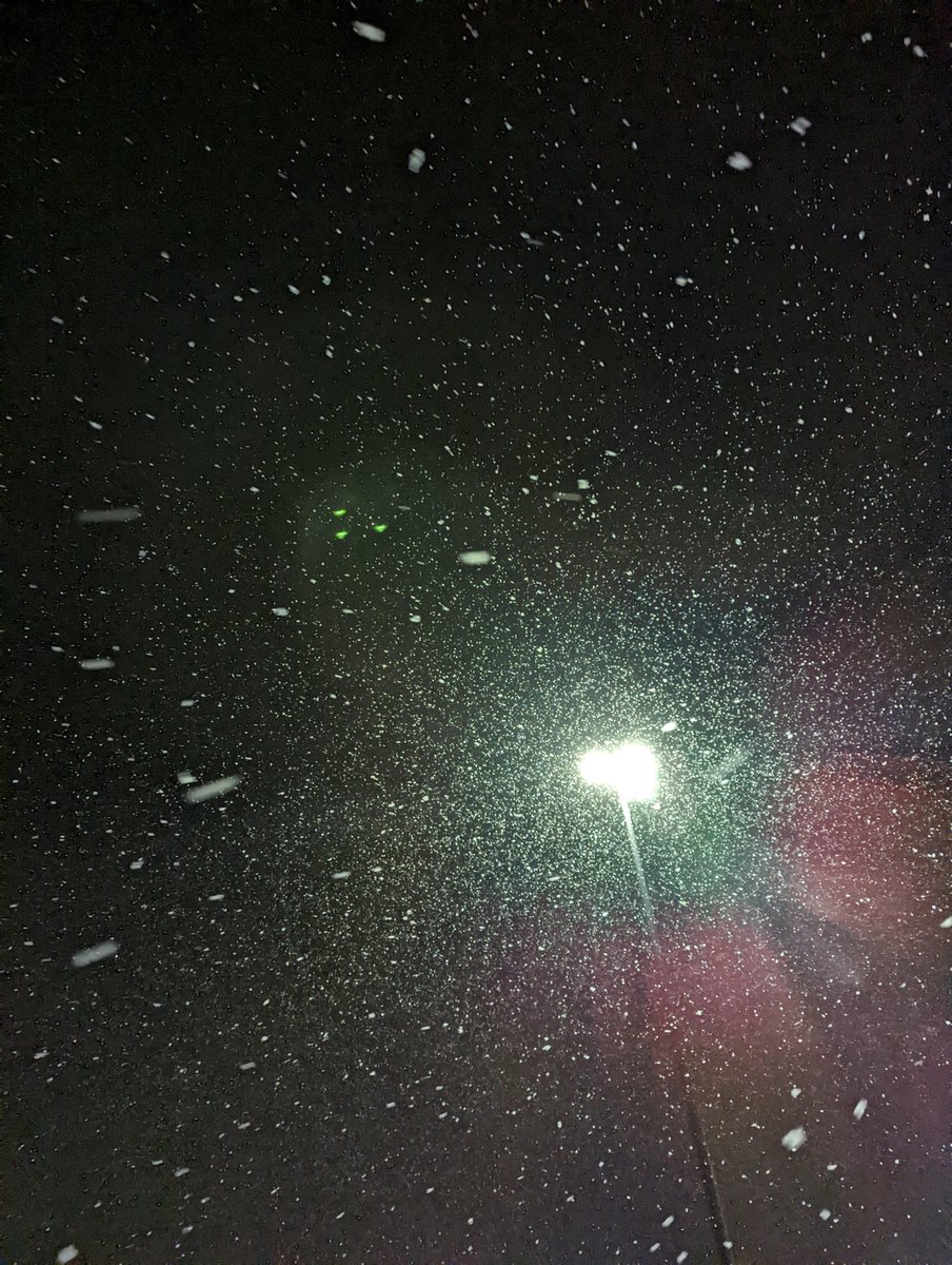 It's that time of year in Ohio once again . #snowing #winter