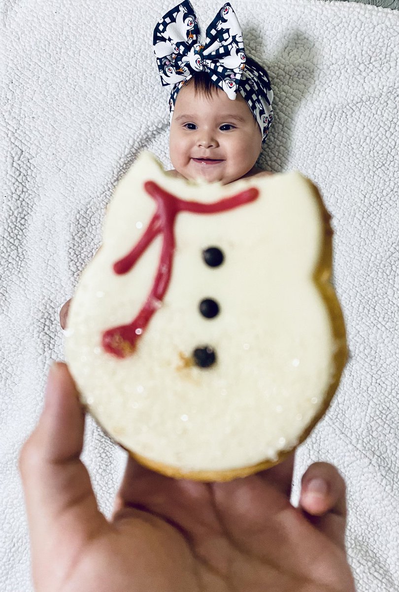 Zach2Serna's tweet photo. The cutest little snowbaby ☃️ https://t.co/Nd4uG1KVzd