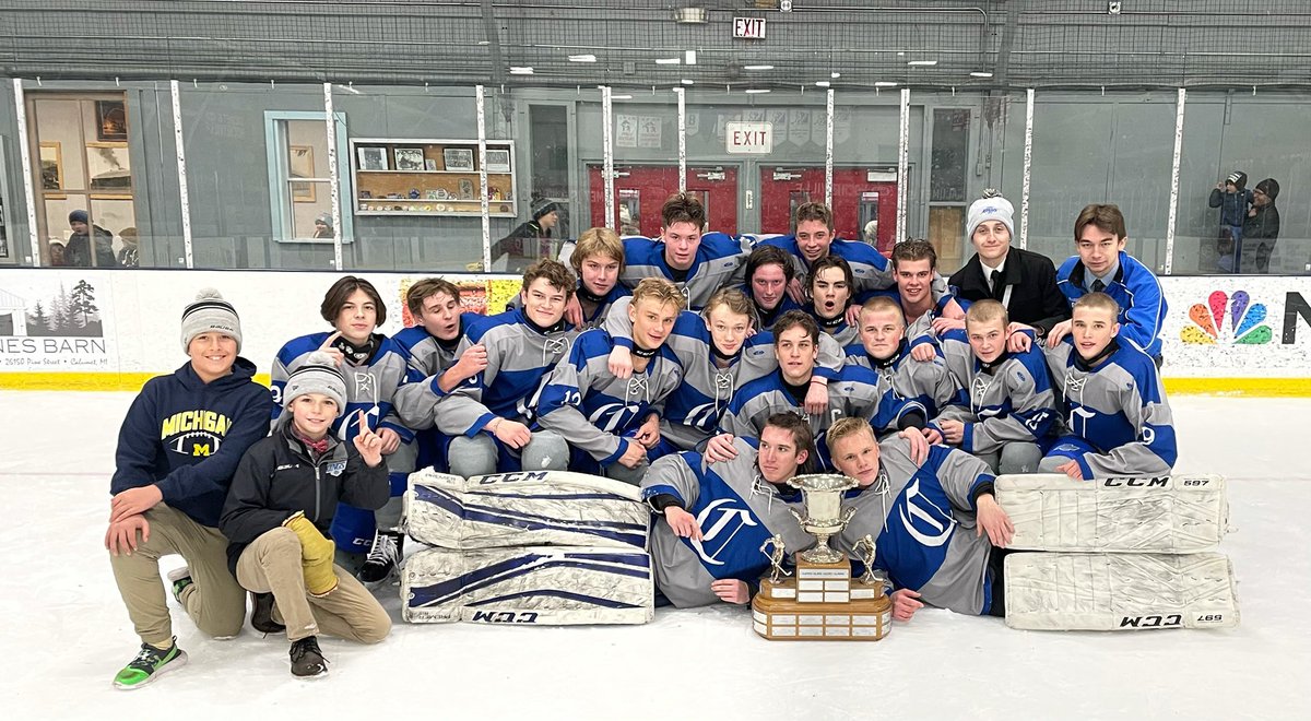 Final from Calumet:
<a href="/CalCopperKings/">Calumet Copper King Hockey</a> 6
<a href="/HCHhockey/">Hancock Hockey</a> 3 

🚨 P Sturos x2, Jurmu, Rilei, Erkkila, Williams

🍎 Rilei, N Sturos, Anderson, Erkkila, P Sturos

🥅 Loukus 27/30

That’s 🏆🏆🏆🏆 Copper Island Classics in a row for <a href="/CalCopperKings/">Calumet Copper King Hockey</a> 

<a href="/SeanPBali/">Sean Baligian</a> 
<a href="/MichHSHockey/">Mich HS Hockey</a> 
<a href="/PeteysPicks_/">Craig Peterson</a>