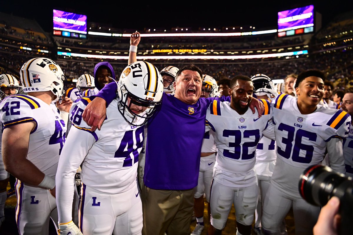 LSUfootball's tweet photo. HOW ‘BOUT THEM TIGERS⁉️⁉️ https://t.co/n6hj1fTNj8