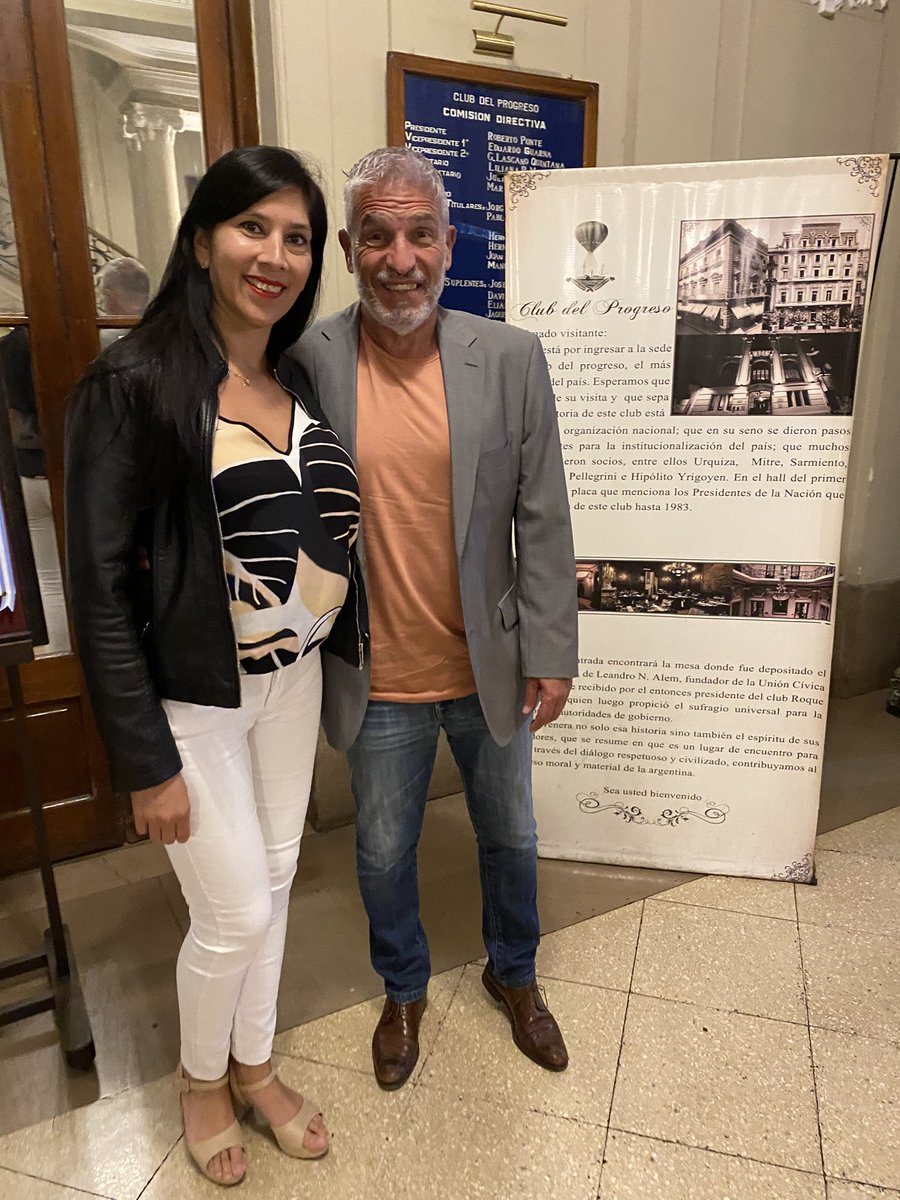 clubdelprogres1's tweet photo. Nos visitaron @OmarLabruna y esposa @fermanciniok @faviovallejo @TotiPasman @bambinoveira @chinotapia86 @Patofillol3 @opasset https://t.co/5AOOJMD2Dt