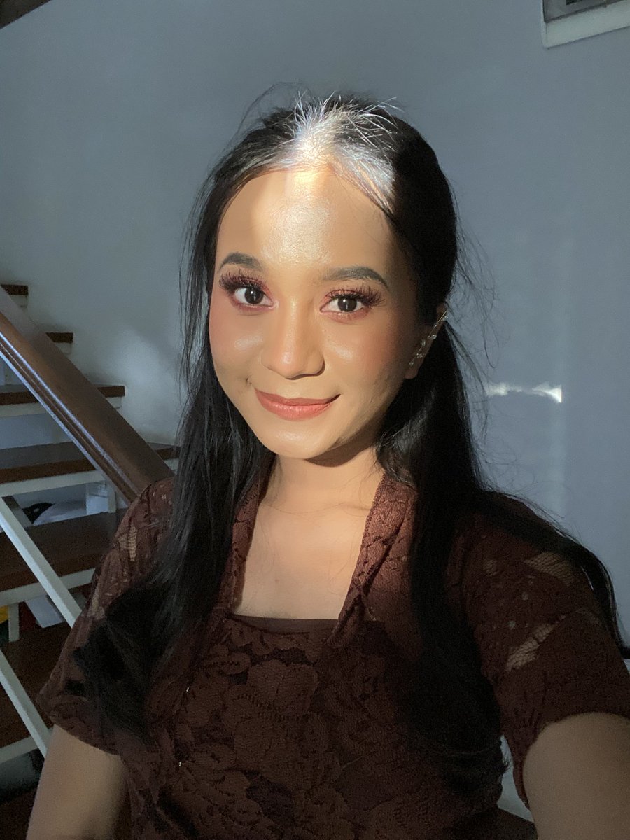 ceramidey's tweet photo. @mopbeauty_ mau bgt dpt PR package MOP krn udah pernah dimakeupin MUA pake 3 produknya dan IT REALLY MATCHES MY SKIN LIKE IT WAS PERFECTLY MADE IN HEAVEN 🥵💞
@destryangryana @reviewbylia @skinsofun #MOPlay #MOPSetGiveaway https://t.co/4CTOPuJEPI