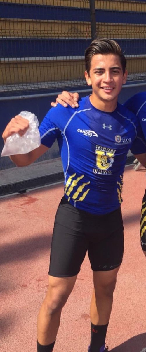 JulioSa59897640's tweet photo. Ufff alguien de aqui de Monterrey que pase sus redes, esta bien sexi este morrito. https://t.co/vLsochEJHu