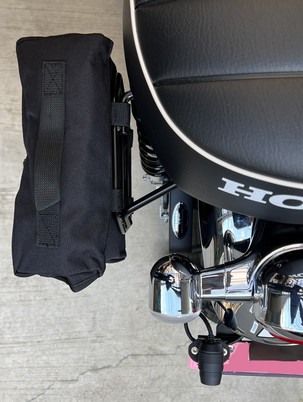 Toshisan Sp武川のサイドバッグ取付 想定通りモンキーにはちょうど良いサイズだが やっぱり小さい サポート はそのままにしてバッグは買い替えよう モンキー125 T Co Vlazzquawv Twitter