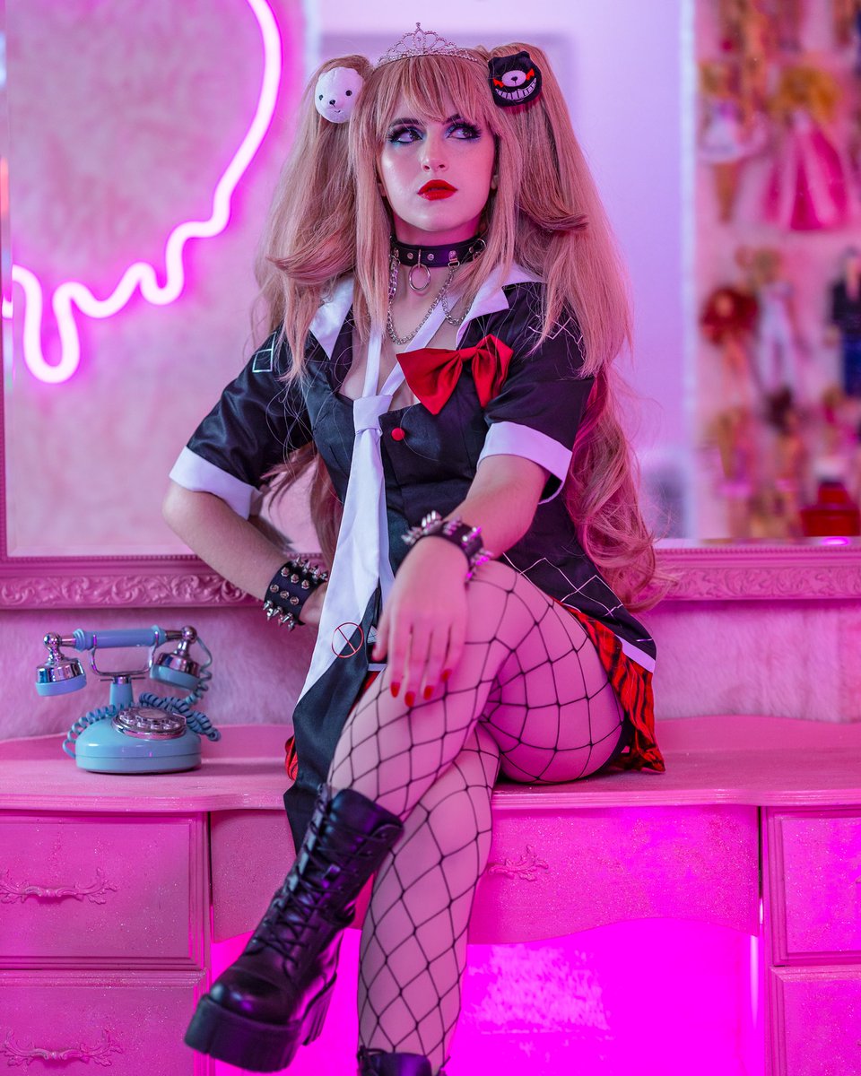 TheGemCosplay's tweet photo. Happy 10th anniversary to Danganronpa! So glad I found this series, it's one of my absolute favs. And I adore cosplaying from it so here are my danganronpa cosplays! #DR10th2021 https://t.co/pp8rvl6Av8