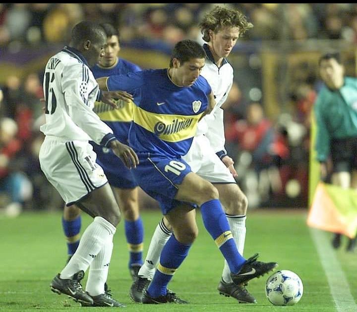 Ivan36228275's tweet photo. 21 años... Y seguirán pasando y lo seguirán buscando Román es boca https://t.co/6fnrmSbQho