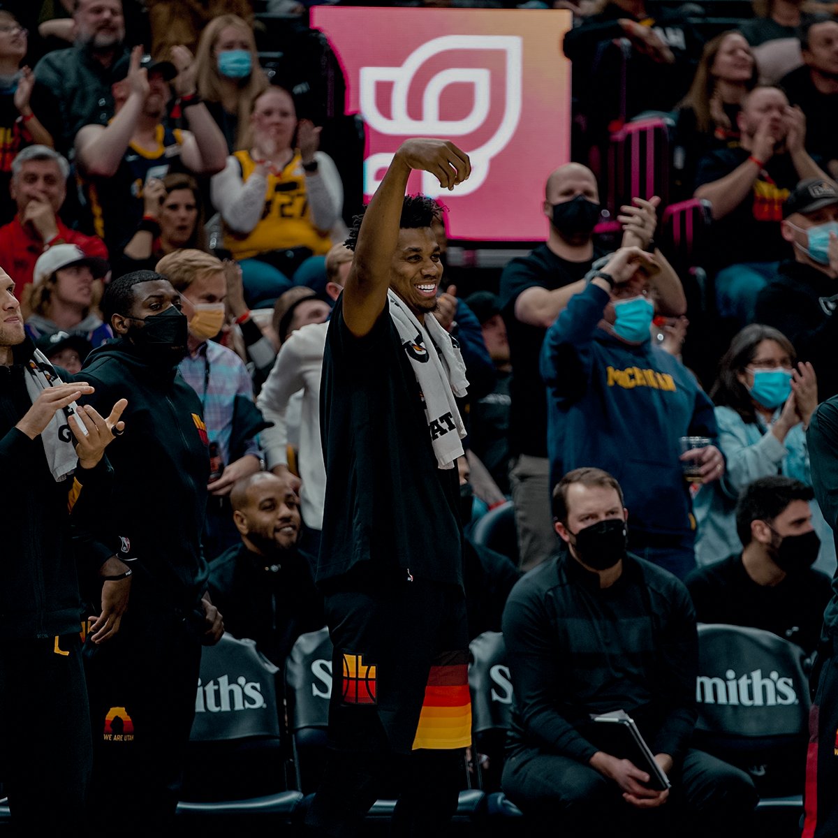 utahjazz's tweet photo. #TakeNote https://t.co/QYSzJQPgpe
