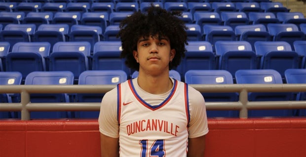 ebosshoops's tweet photo. Five-star Anthony Black and Duncanville got off to a quick start against Bronny James and Sierra Canyon. #Thanksgivinghoopfest #liveblog https://t.co/ABKpn5etck https://t.co/nNHjB6gOfs