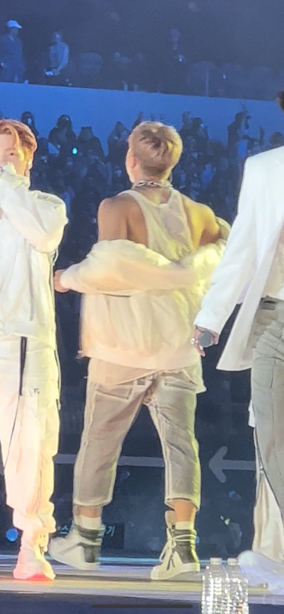 emilyxinfinity's tweet photo. NAMJOON https://t.co/qf3WgNUlUa
