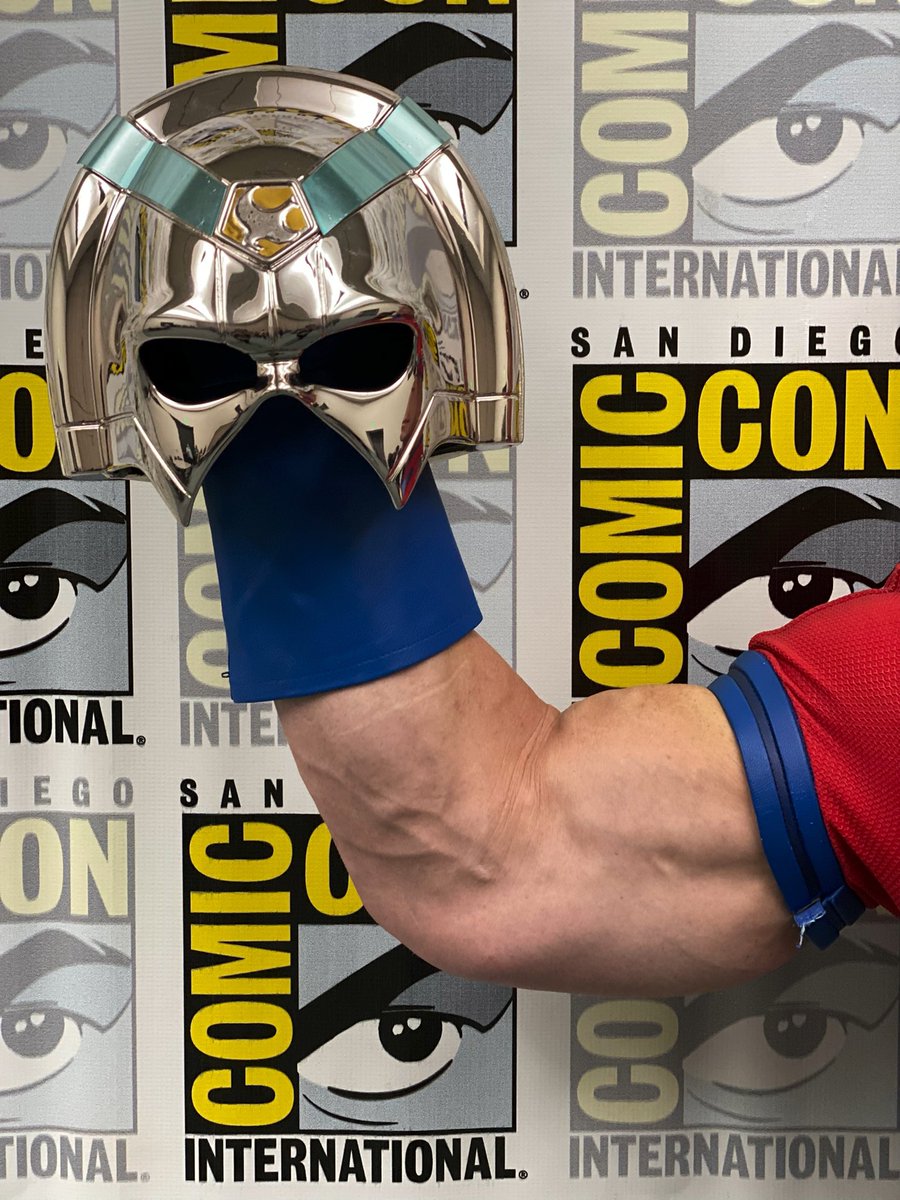 JohnCena's tweet photo. #KeepThePeace @DCpeacemaker #SDCC https://t.co/lej3bivSgO