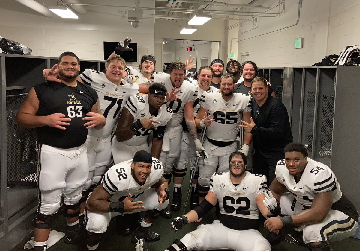 Been to hell and back with these men right here. To the seniors in this group leaving, I want to thank you for the guidance, wisdom, and standard you left for us to carry on. It’s this unit vs. the world, and I’d take us every time. Forever and always ⚓️⬇️ #HoldFast