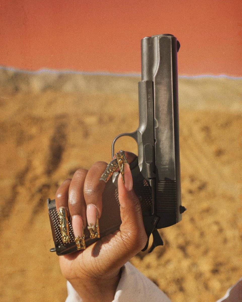 _visualnarrator's tweet photo. Black girl on Mars 🪐 https://t.co/AbwRy30C2M