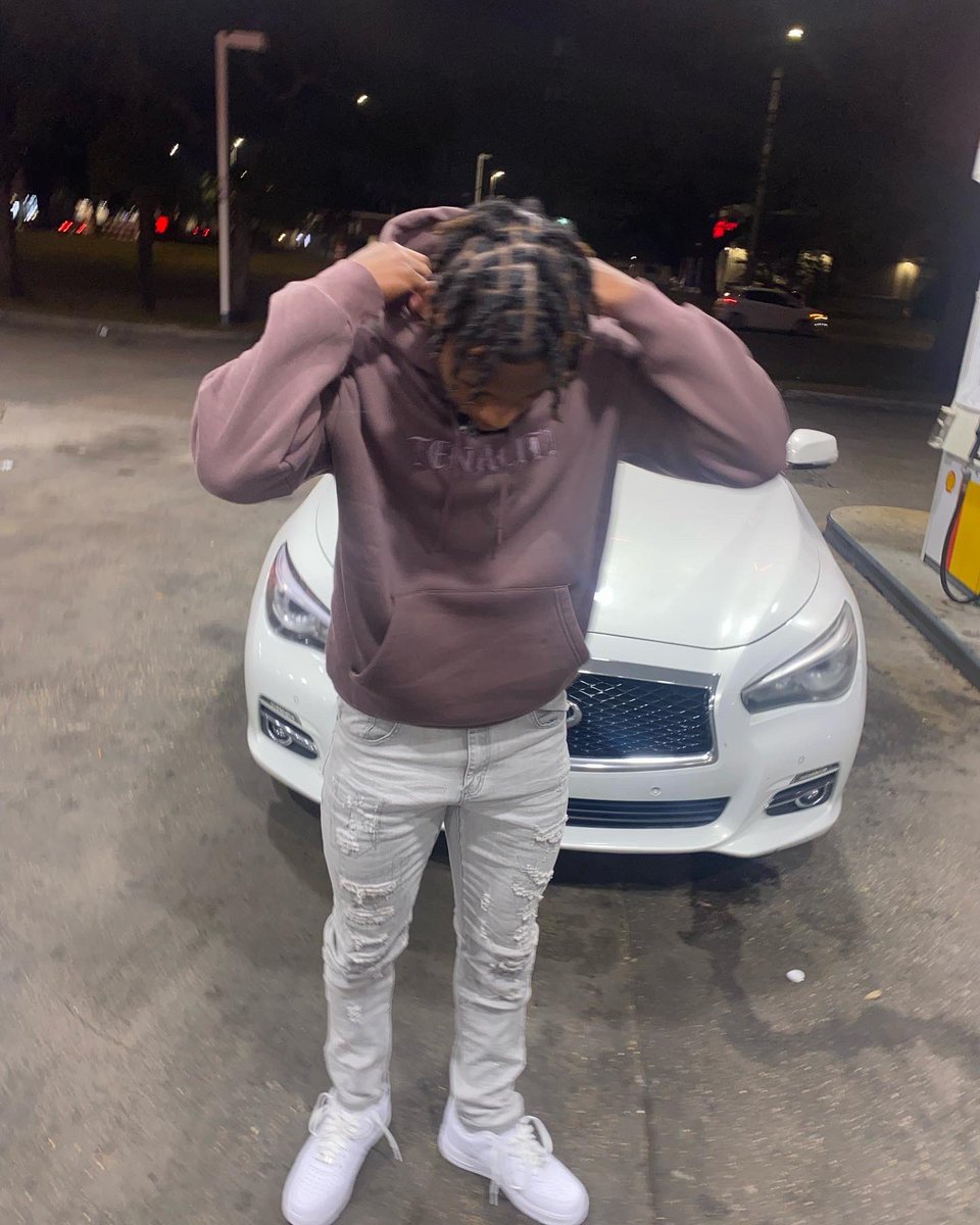 BeeNola12_'s tweet photo. Was losing to much, i had to start winning …#Clockbaby https://t.co/n7gHngBNDw