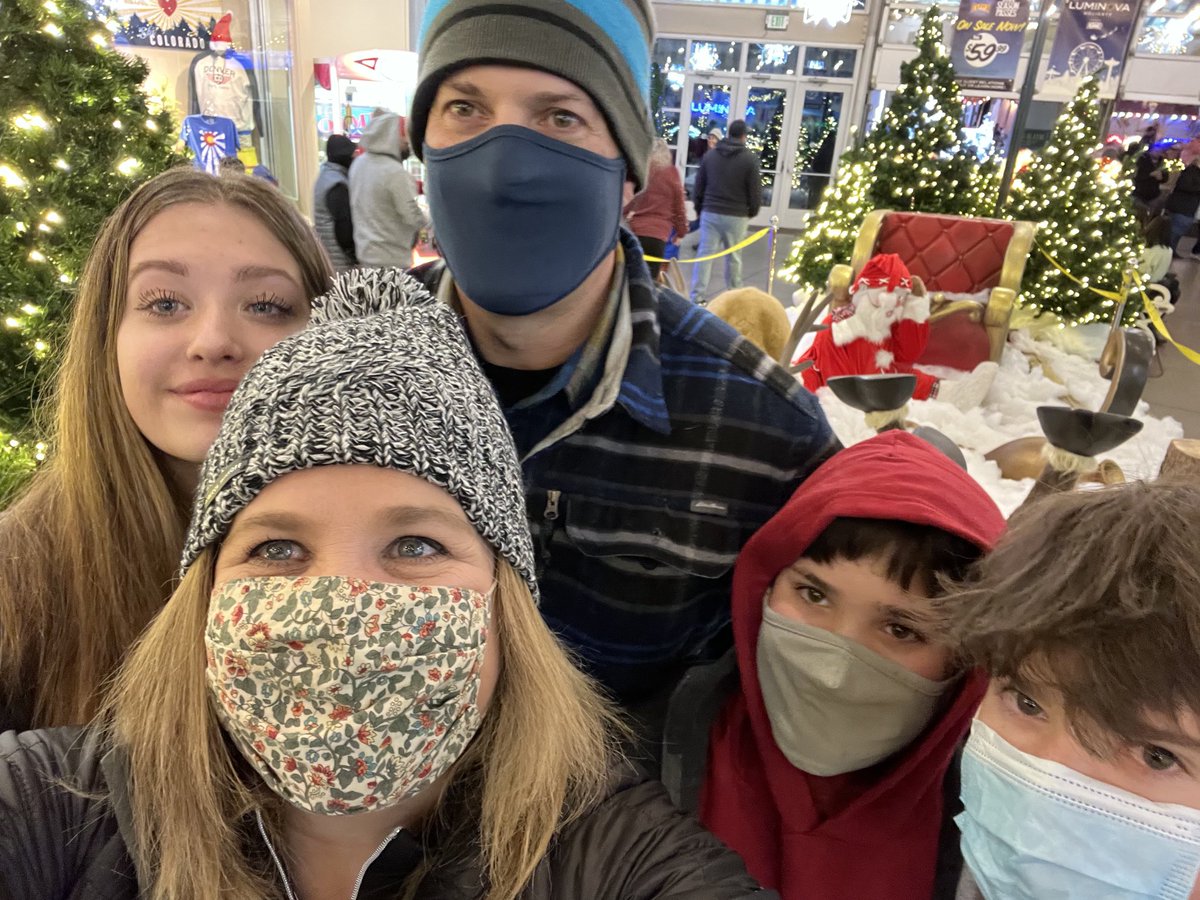 anniewissner's tweet photo. Went to ⁦@ElitchGardens⁩ and had a blast 💥. https://t.co/QRKxvqr5VH