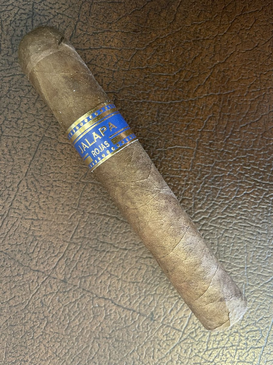 perfect_draw's tweet photo. Whelp, just spilt water on my keyboard… sooo breaktime.

Japlapa seco, criollo 98. From the @RojasCigars cigar specialist #1 box via @privadacigar 

I added a pile of cigars from the volume to my humidor and everything is still acclimating.

#cigar #nowsmoking https://t.co/r0PuucZZho