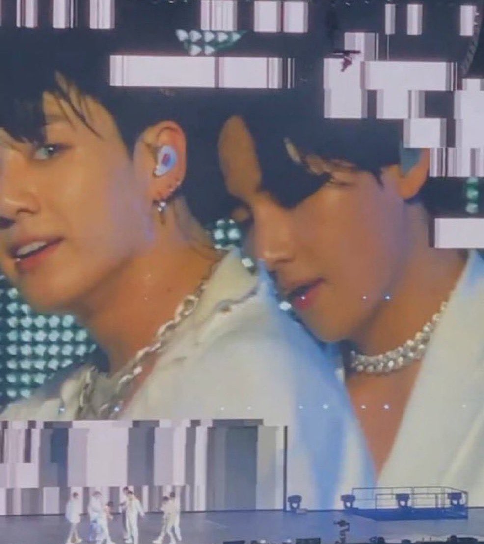 kookvtwins's tweet photo. https://t.co/F5PcsLRZ5f