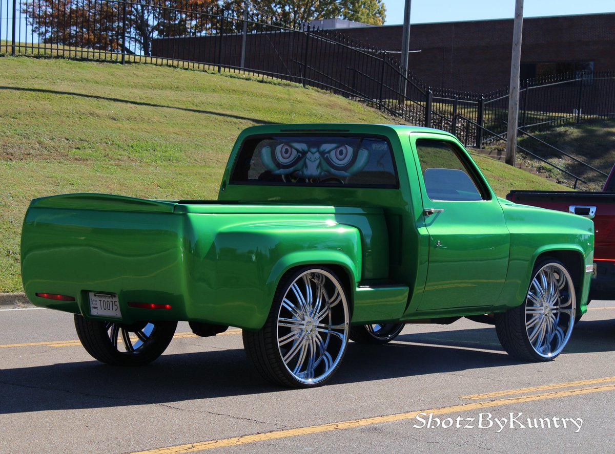 KuntryPicz's tweet photo. #rustcollegefoundersdayparade2021 #ShotzByKuntry #hollyspringsms #rustcollege #parade #cars #carphotography #carphotographer #customwheels #autophotography #wetpaint #rides #bigrims #carpornphotography #stuntseason #whipgame  #automobiles #outdoorphotography #outdoors #hotcars https://t.co/49nTfGxvFw