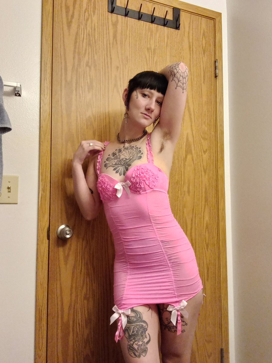 XxxCherri's tweet photo. Pretty in pink 💞 Dm me to have some hot fun 😘💋
#customcontent #assworship #assplay #femdom #cumslut https://t.co/UPf9232yWI