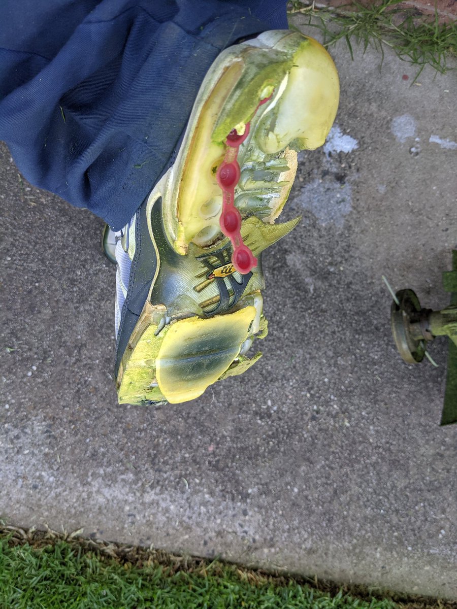 t0nsic's tweet photo. @Nike think I've worn my work shoes to the ground... 😂 https://t.co/sLzwd44hYZ