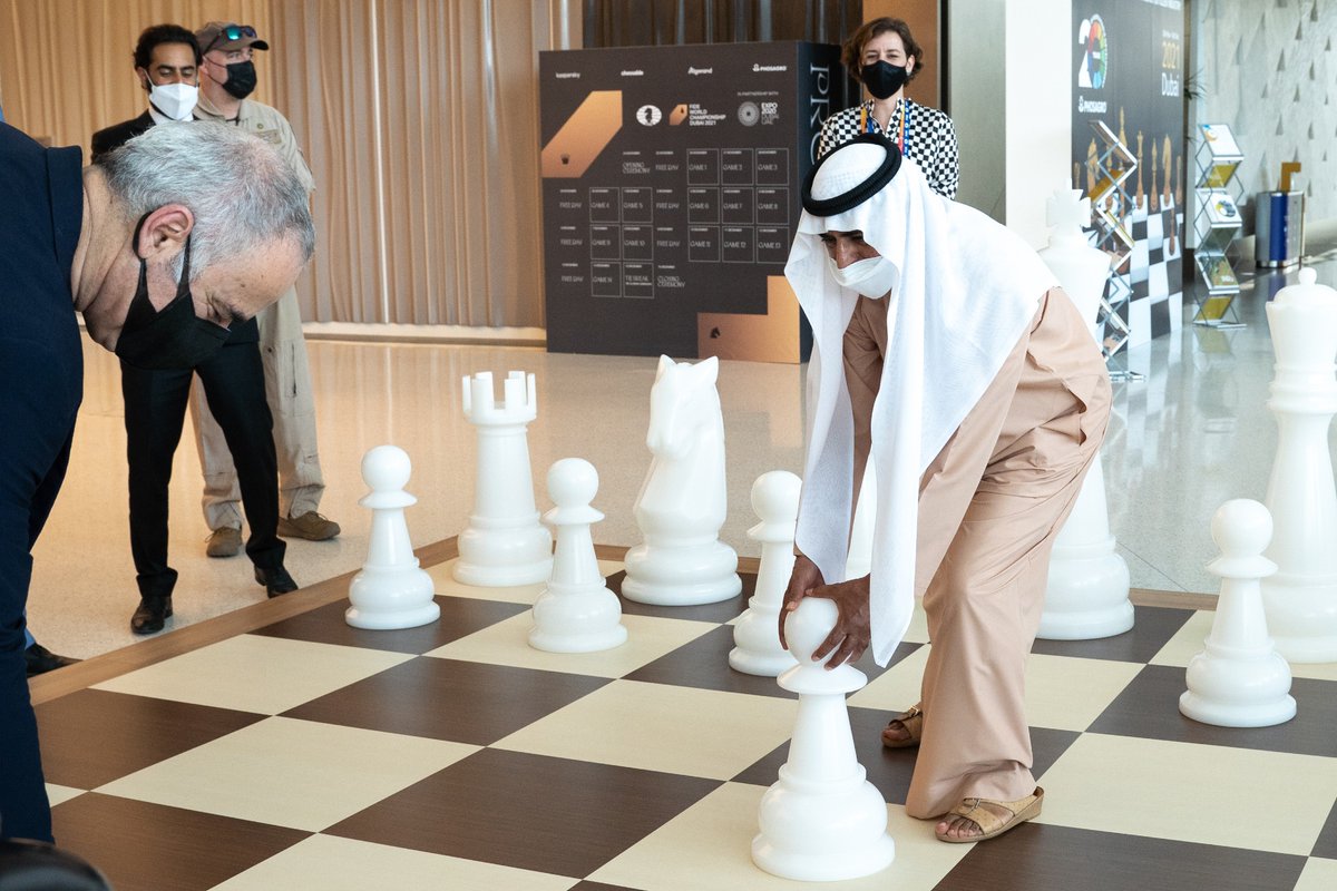 ChessInUAE's tweet photo. زار يوم أمس معالي الشيخ نهيان بن مبارك آل نهيان وزير التسامح والتعايش معية بطل العالم الأسبق غاري كاسباروف قاعة بطولة العالم للشطرنج بـ #اكسبو2020 

#الشطرنج @Kasparov63 https://t.co/o9pRofffIT