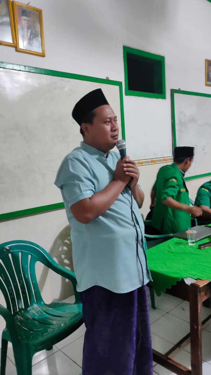 Gpansorpucuk's tweet photo. Selamat Pimpinan Ranting Gerakan Pemuda Ansor Plososetro....
#seriburintanganpatahsemua https://t.co/Jxh6dY3QvH