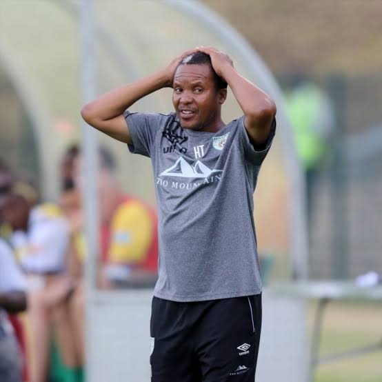 MatsenaDavid's tweet photo. Today one of the darlings of the touchline in the PSL, Kgoloko Thobejane returns to the dugout as head coach of Baroka Fc as they take on Golden Arrows. All the best #MrFootballWillKillYou https://t.co/IfoSdEFCdF