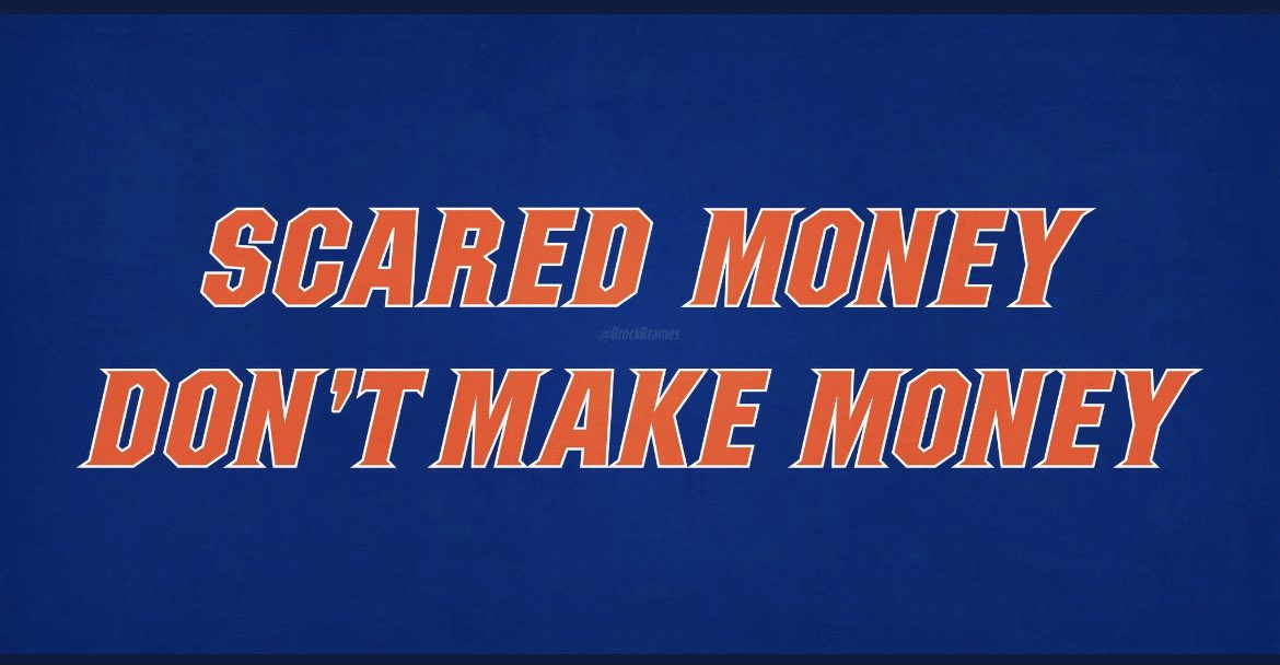wcainfla's tweet photo. Only got one thing to say before I go to bed. Good night #GatorNation πππππππππ #GoGators #SmokeEmIfYouGotEm #BringBillyHome #ScaredMoneyDontMakeMoney https://t.co/G8UTj9We1T